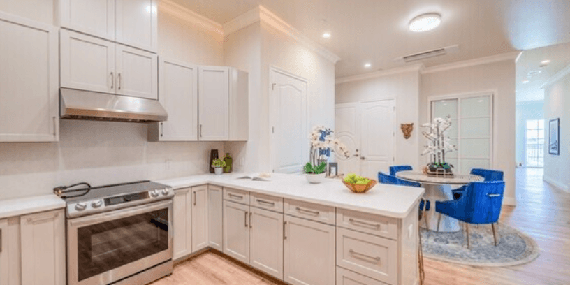 한인타운 2021년식 3베드 럭셔리 콘도 — $1,240,000