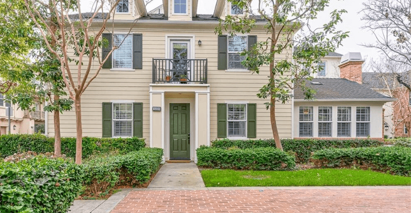 터스틴 Cambridge Lane 3베드 타운하우스 — $1,150,000